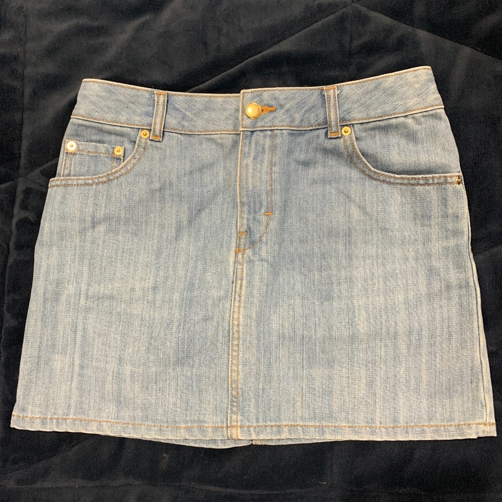 H & M demin skirt